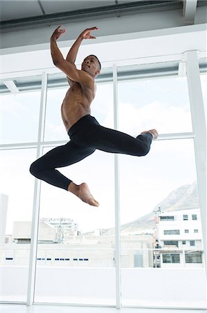 Ballerino practising ballet dance Foto de stock - Sin royalties Premium, Código: 6109-08830847