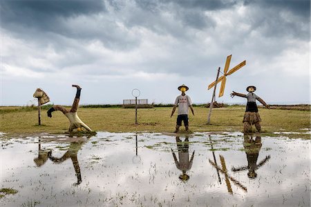 decoy - Comical scarecrows in a rice field in Taiwan Stock Photo - Premium Royalty-Free, Code: 6110-09101651