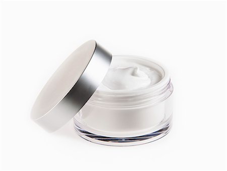 simsearch:6113-06498000,k - Close up of moisturizer in jar Stockbilder - Premium RF Lizenzfrei, Bildnummer: 6113-06497968