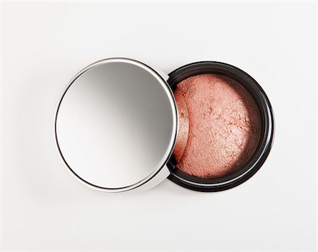 rose (couleur) - Close up of blush in jar Photographie de stock - Premium Libres de Droits, Code: 6113-06497972