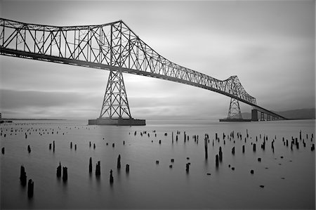 Astoria Bridge in Oregon Foto de stock - Sin royalties Premium, Código: 6113-06498422