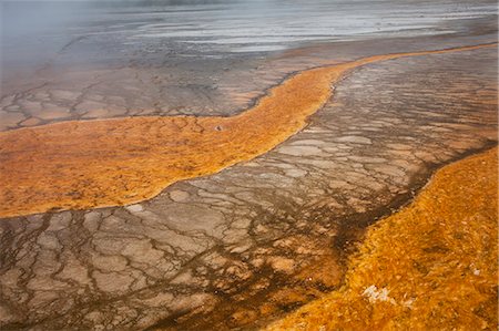 Rock formations in hot spring Foto de stock - Royalty Free Premium, Número: 6113-06625498