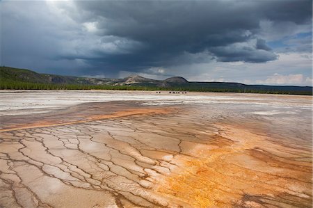 spring (body of water) - Rock formations in hot spring Foto de stock - Sin royalties Premium, Código: 6113-06625506