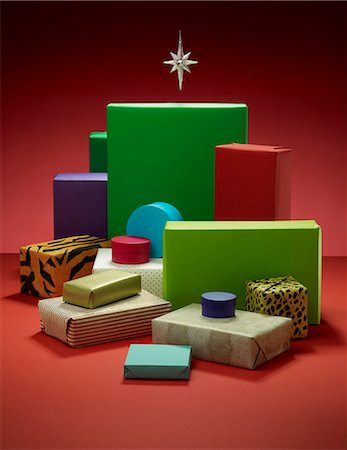 simsearch:700-05451121,k - Stack of wrapped Christmas presents Stock Photo - Premium Royalty-Free, Code: 6113-06626107