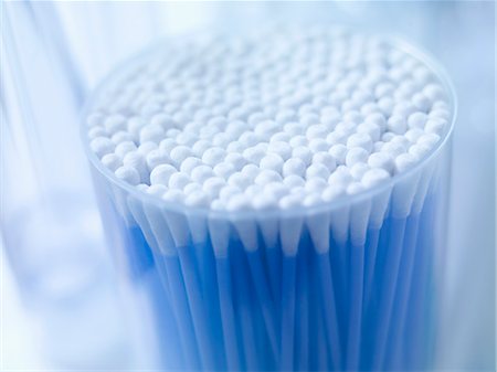 simsearch:6113-06626637,k - Close up of cup of cotton buds Stock Photo - Premium Royalty-Free, Code: 6113-06626640