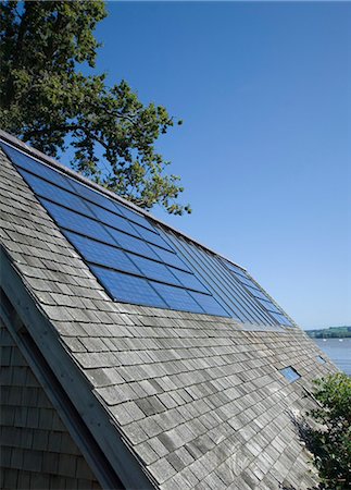 solar - Close up of solar panels in roof Stockbilder - Premium RF Lizenzfrei, Bildnummer: 6113-06626735