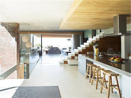 exklusivität (luxus) - Open floor plan of modern house Stockbilder - Premium RF Lizenzfrei, Bildnummer: 6113-06753922