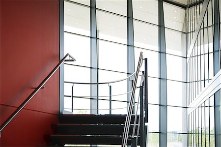 simsearch:614-06624686,k - Steps in modern building Foto de stock - Sin royalties Premium, Código: 6113-06721411