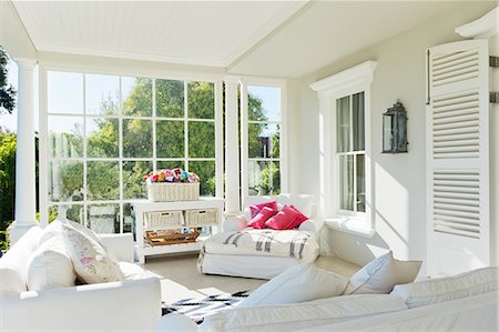 simsearch:6113-06898740,k - Luxury sun porch Stock Photo - Premium Royalty-Free, Code: 6113-06898670