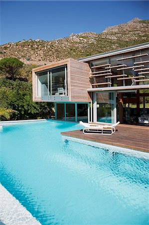 simsearch:6113-06898674,k - Modern house and swimming pool Foto de stock - Sin royalties Premium, Código: 6113-06898814