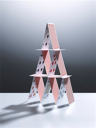 faiblesse - House of cards Photographie de stock - Premium Libres de Droits, Code: 6113-06898977