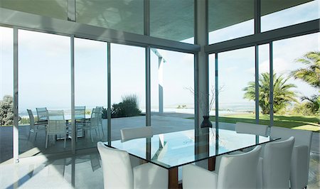 Glass table and chairs in modern office Stockbilder - Premium RF Lizenzfrei, Bildnummer: 6113-06908991