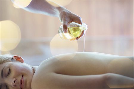 spa - Woman receiving massage at spa Foto de stock - Sin royalties Premium, Código: 6113-07147413