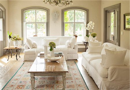 Modern living room Stock Photo - Premium Royalty-Free, Code: 6113-07147683