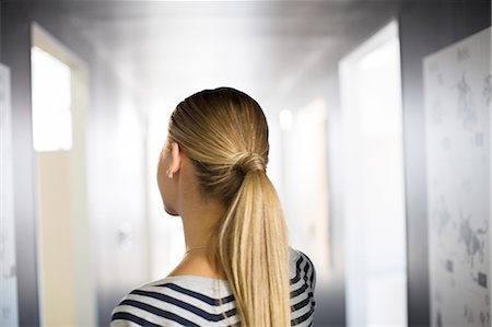 pony tail - Close up of woman's blonde ponytail Foto de stock - Sin royalties Premium, Código: 6113-07147924