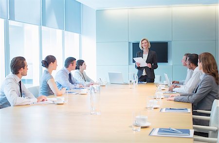 Businesswoman talking in meeting Photographie de stock - Premium Libres de Droits, Code: 6113-07158979