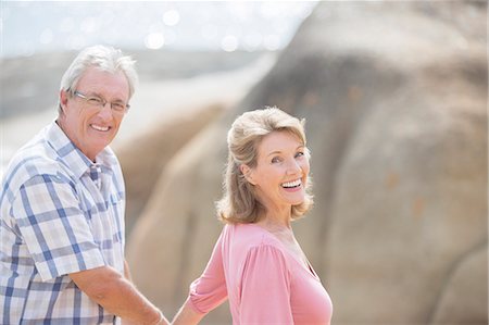 senior couple eye contact head and shoulders not indoors - Older couple walking outdoors Photographie de stock - Premium Libres de Droits, Code: 6113-07159645