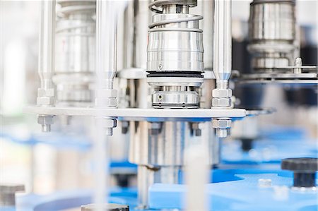 Close up of machinery in factory Stockbilder - Premium RF Lizenzfrei, Bildnummer: 6113-07160280
