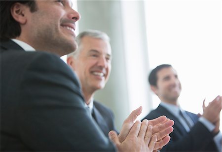 partenaire (affaires) - Businessmen clapping in meeting Foto de stock - Sin royalties Premium, Código: 6113-07160501