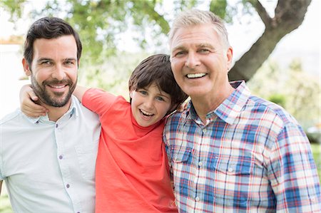 portraits male boomer outdoor - Multi-generation men smiling Foto de stock - Sin royalties Premium, Código: 6113-07242010