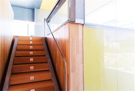 Staircase in modern office Foto de stock - Sin royalties Premium, Código: 6113-07242256