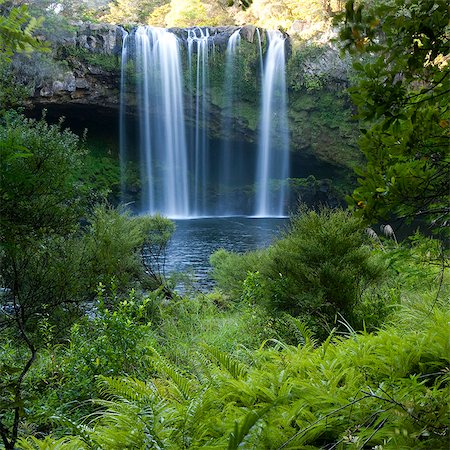 rainbow-fälle - Tranquil waterfall Stockbilder - Premium RF Lizenzfrei, Bildnummer: 6113-07542395