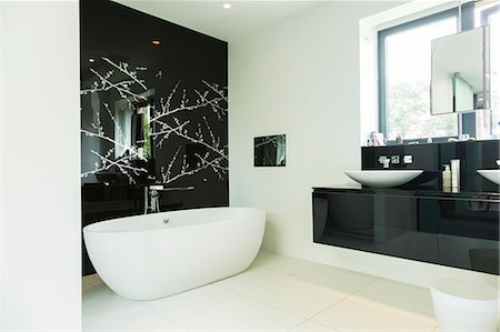 Modern bathroom Photographie de stock - Premium Libres de Droits, Code: 6113-07542661