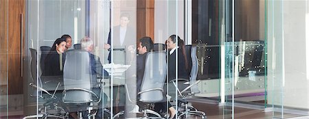 salle de réunion - Business people talking in meeting Photographie de stock - Premium Libres de Droits, Code: 6113-07542601