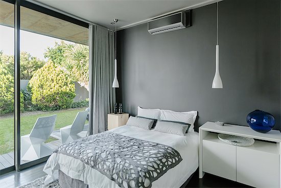 Modern bedroom Photographie de stock - Premium Libres de Droits, Le code de l’image : 6113-07565657