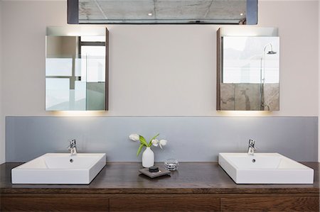 Modern bathroom Photographie de stock - Premium Libres de Droits, Code: 6113-07565749