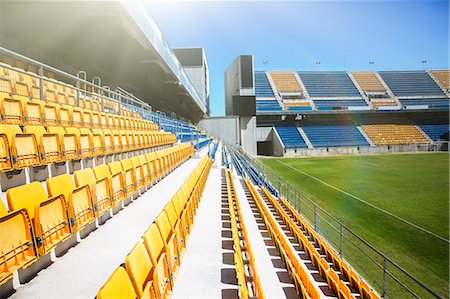 simsearch:6116-07236135,k - Empty seats in stadium Photographie de stock - Premium Libres de Droits, Code: 6113-07588887