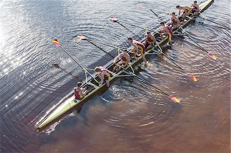 Rowing team in scull on lake Photographie de stock - Premium Libres de Droits, Code: 6113-07588809