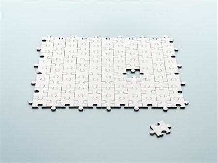 Missing jigsaw pieces Photographie de stock - Premium Libres de Droits, Code: 6113-07589123