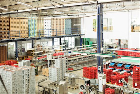 View of food processing plant Photographie de stock - Premium Libres de Droits, Code: 6113-07589274