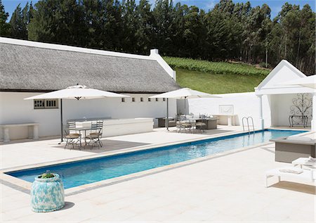 simsearch:6113-07565823,k - Luxury lap pool Photographie de stock - Premium Libres de Droits, Code: 6113-07589537