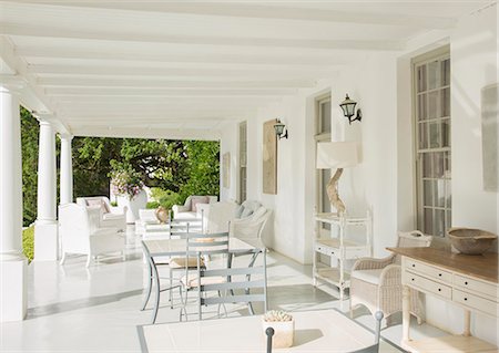 porch not people - Luxury patio Foto de stock - Sin royalties Premium, Código: 6113-07589703