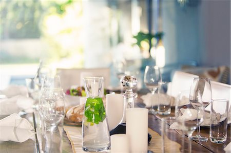 decanter (not wine) - Set table at dinner party Stock Photo - Premium Royalty-Free, Code: 6113-07730855