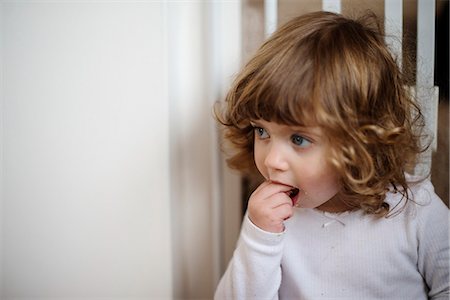 eat mouth closeup - Girl eating Photographie de stock - Premium Libres de Droits, Code: 6113-07731328