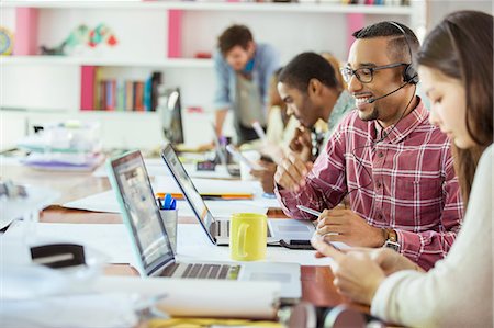 freisprecher - People working at conference table in office Stockbilder - Premium RF Lizenzfrei, Bildnummer: 6113-07731405