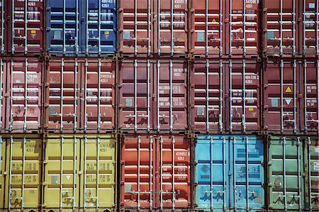 fotograma completo - Stacked cargo containers Foto de stock - Sin royalties Premium, Código: 6113-07808365