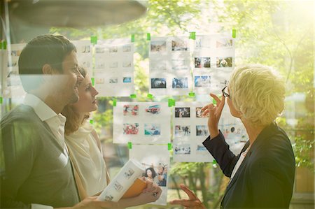 Business people talking in office Photographie de stock - Premium Libres de Droits, Code: 6113-07906248