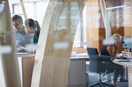 reflection, window - Business people working in office Stock Photo - Premium Royalty-Free, Code: 6113-07906257