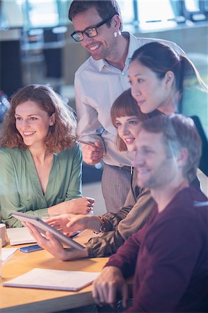 Business people talking in office meeting Foto de stock - Sin royalties Premium, Código: 6113-07906262