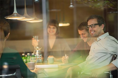 Business people talking in office meeting Photographie de stock - Premium Libres de Droits, Code: 6113-07906294