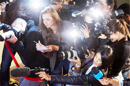 spiegelreflexkamera - High angle view of paparazzi photographers and reporters at event Stockbilder - Premium RF Lizenzfrei, Bildnummer: 6113-08088243