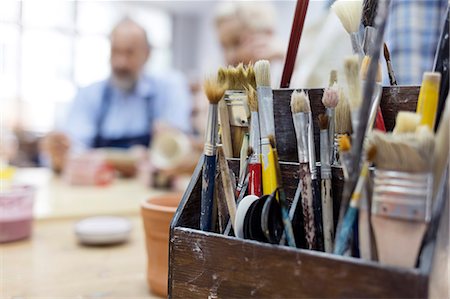 senior citizen pottery - Paintbrushes in box in art studio Stock Photo - Premium Royalty-Free, Code: 6113-08722378