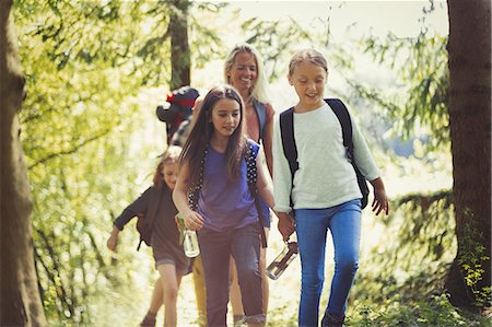 simsearch:6113-08909924,k - Mother and daughters hiking in woods Stock Photo - Premium Royalty-Free, Code: 6113-08909910