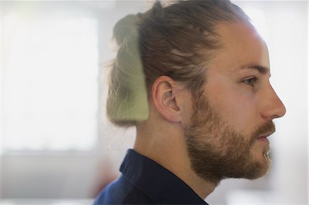 Profile thoughtful man with beard Stockbilder - Premium RF Lizenzfrei, Bildnummer: 6113-09144465