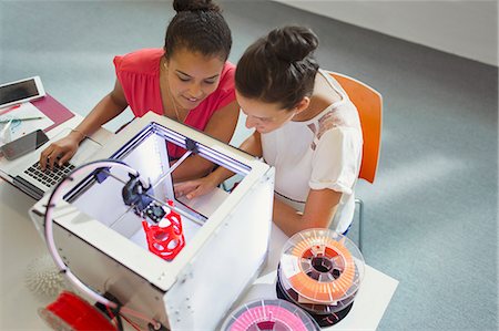 project development - Female designers using 3D printer Photographie de stock - Premium Libres de Droits, Code: 6113-09144481