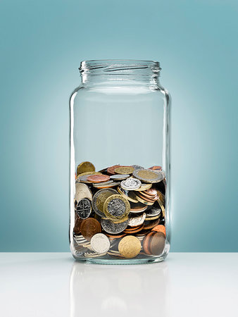 simsearch:649-06040095,k - Euro coins in glass jar Fotografie stock - Premium Royalty-Free, Codice: 6113-09272544